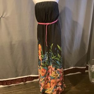 WOMENS SZ L MAXI BELTED MAXI DRESS VERY COLORFUL